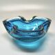 Cendrier ou vide-poches bleu en verre Murano Bullicante par Flavio Poli des années 1960.
