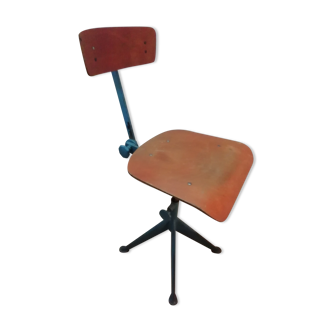 Chaise industrielle
