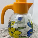 Refreshing glass carafe