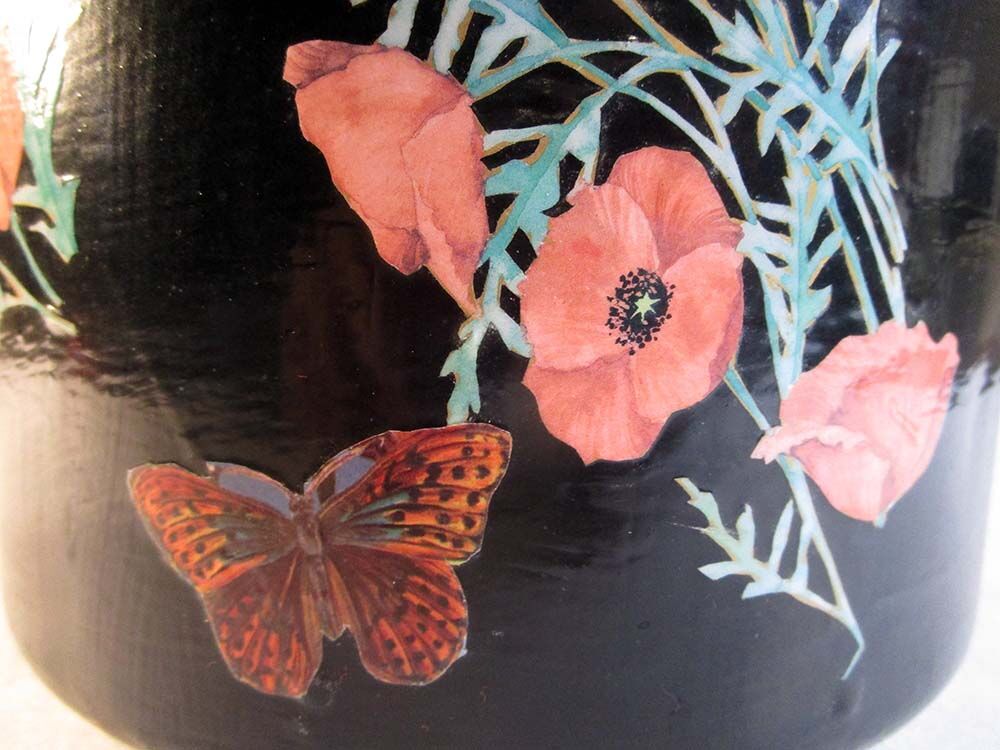 Hand-painted kettle