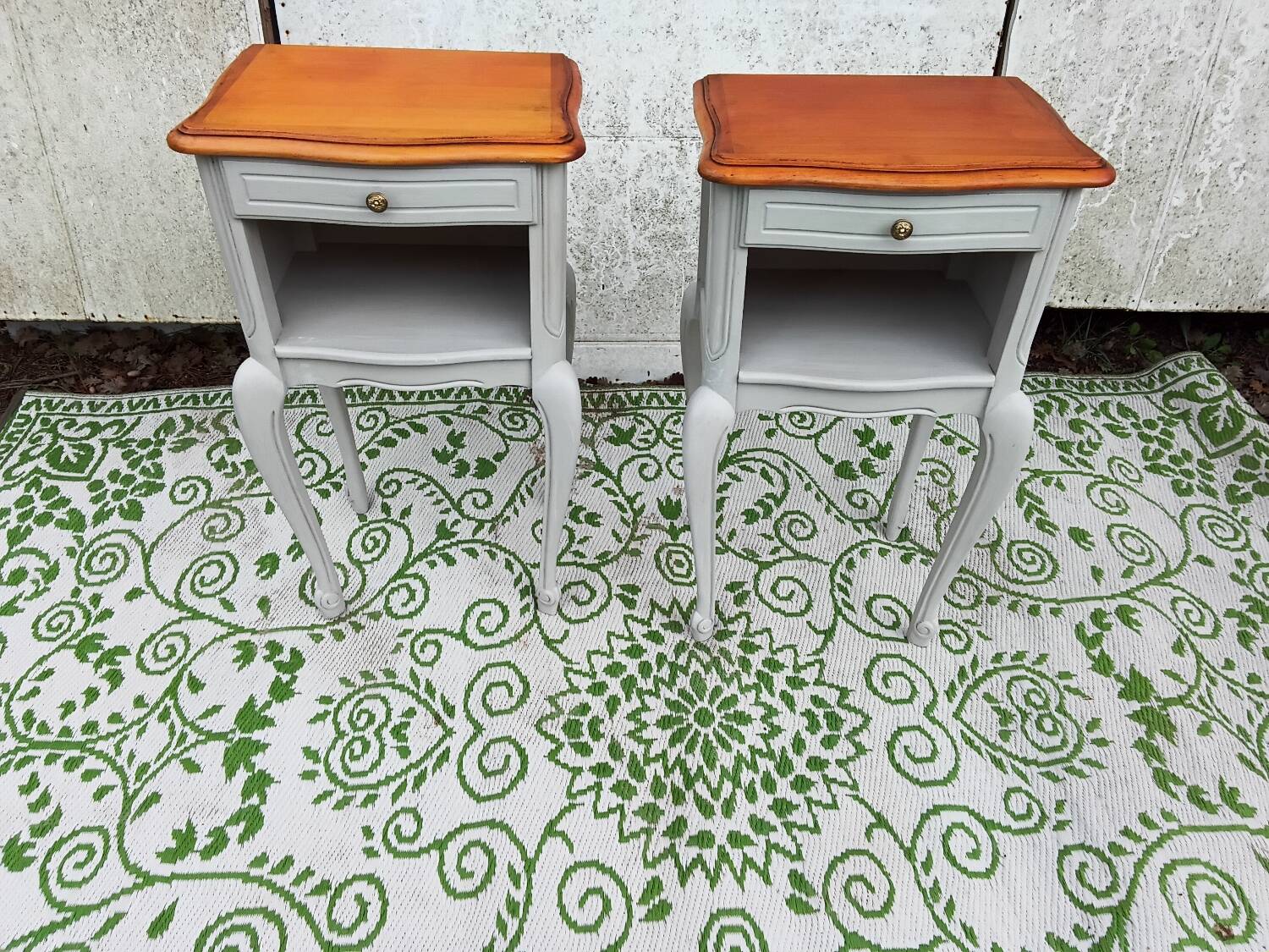 Paire de chevets style L.XV