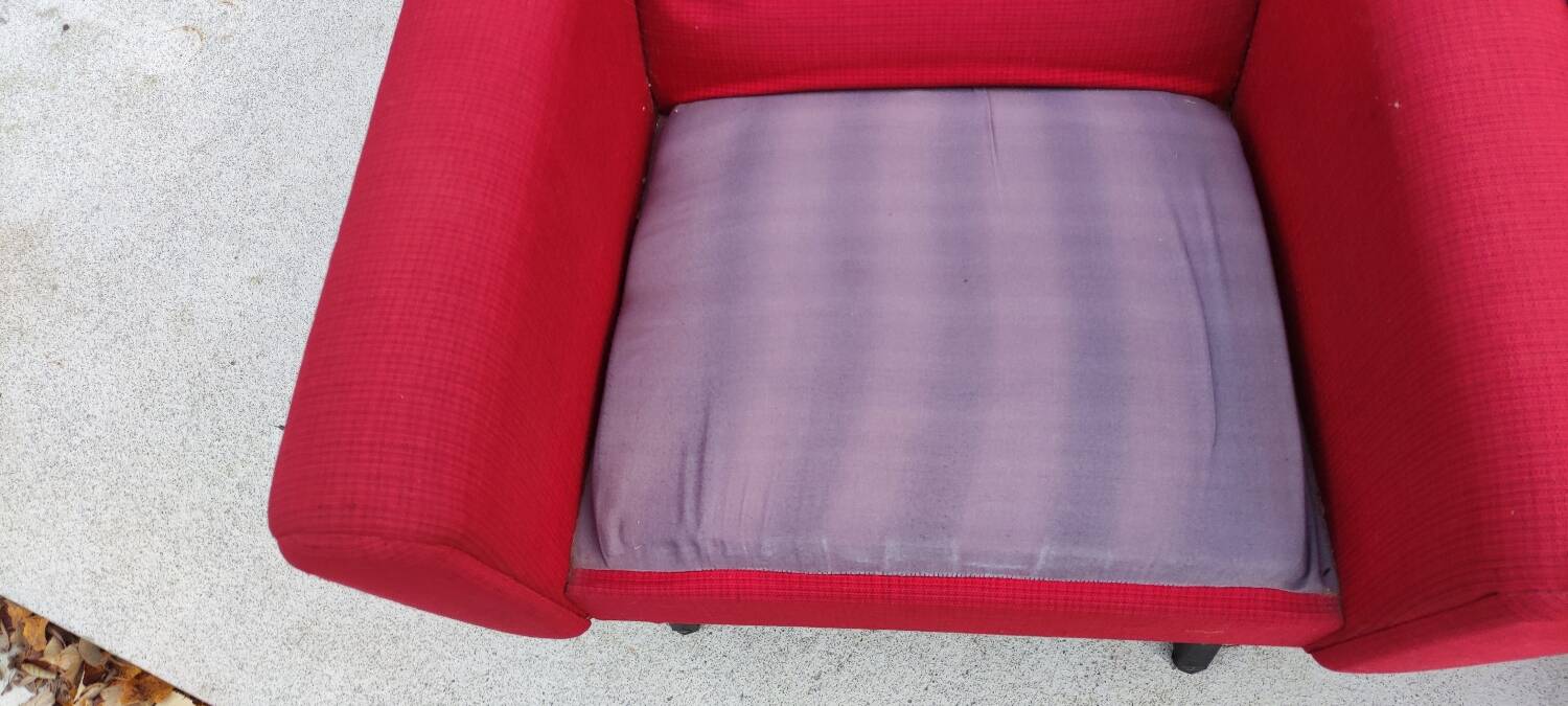 Pair of vintage armchairs with metal legs