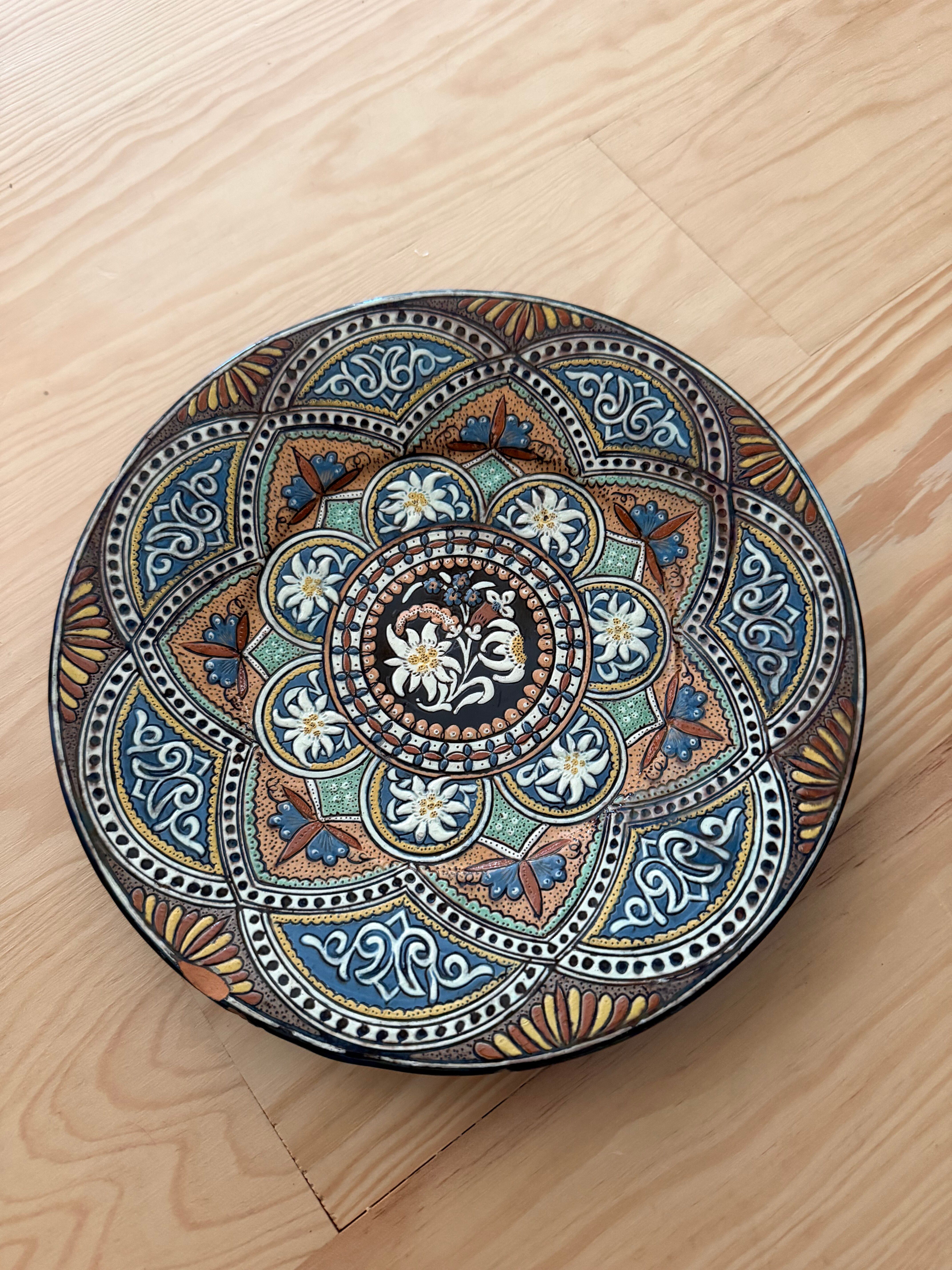 Majolica plate Thoune