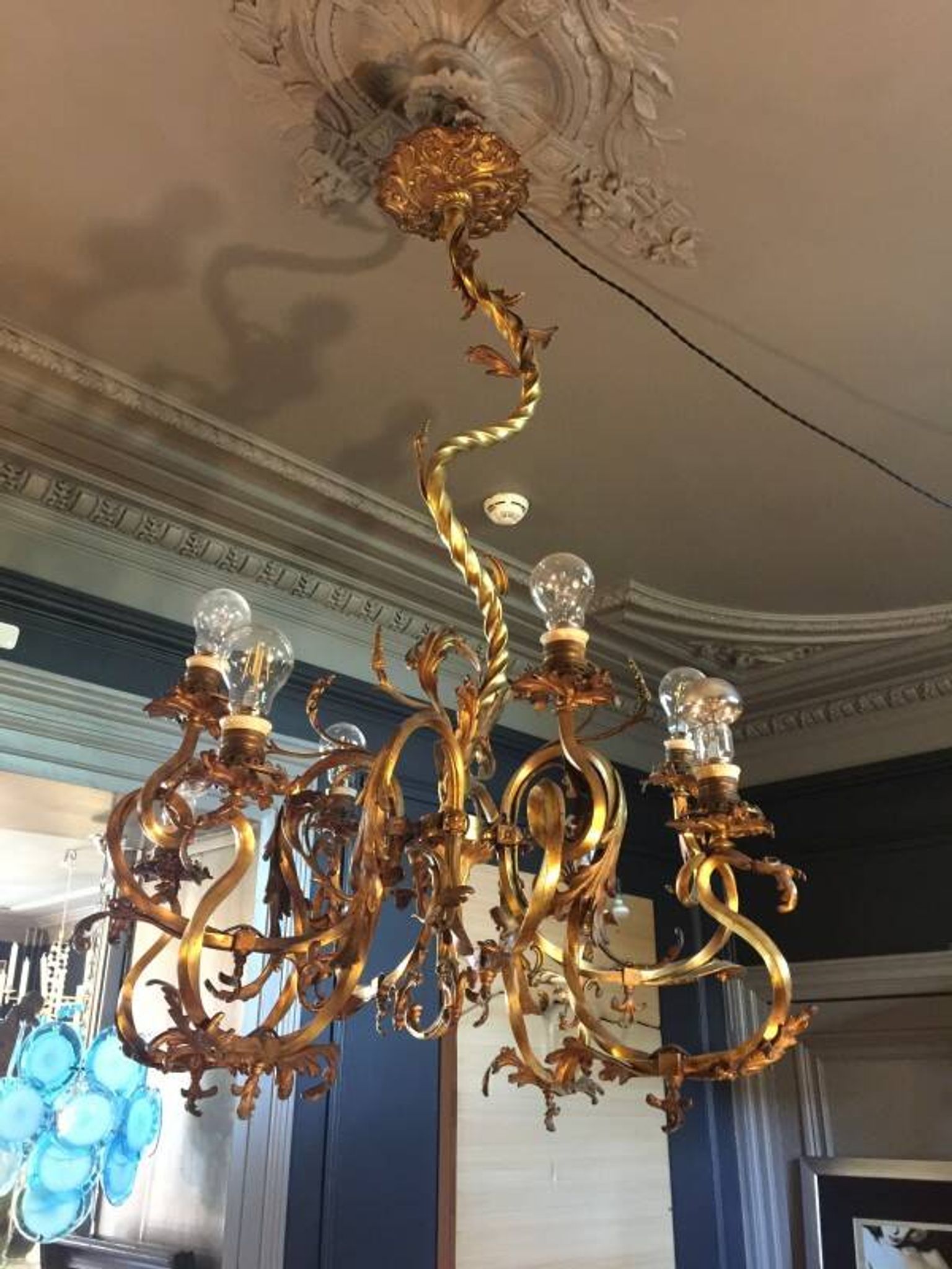 Napoleon III bronze chandelier, Louis XV style, baroque rocaille twist, 189