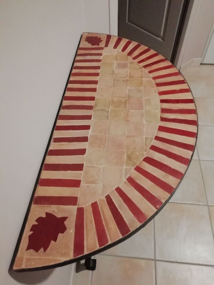 Half-moon console in Zellige and wrought iron