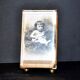 Cadre photo ancien en verre biseauté et monture laiton - pied boule 11 x 6.5