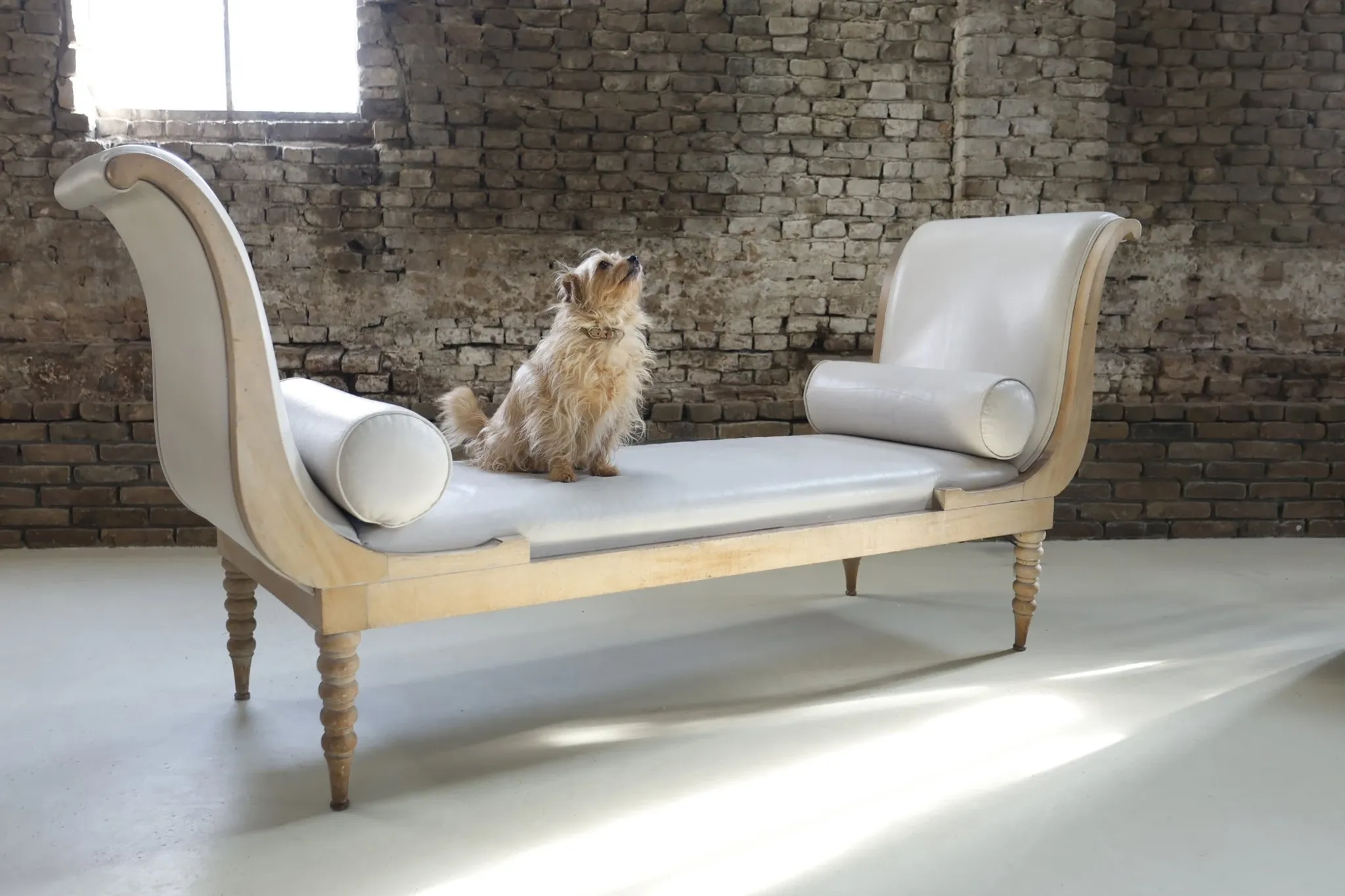 Vintage chaise longue / daybed in bleached wood and white leather