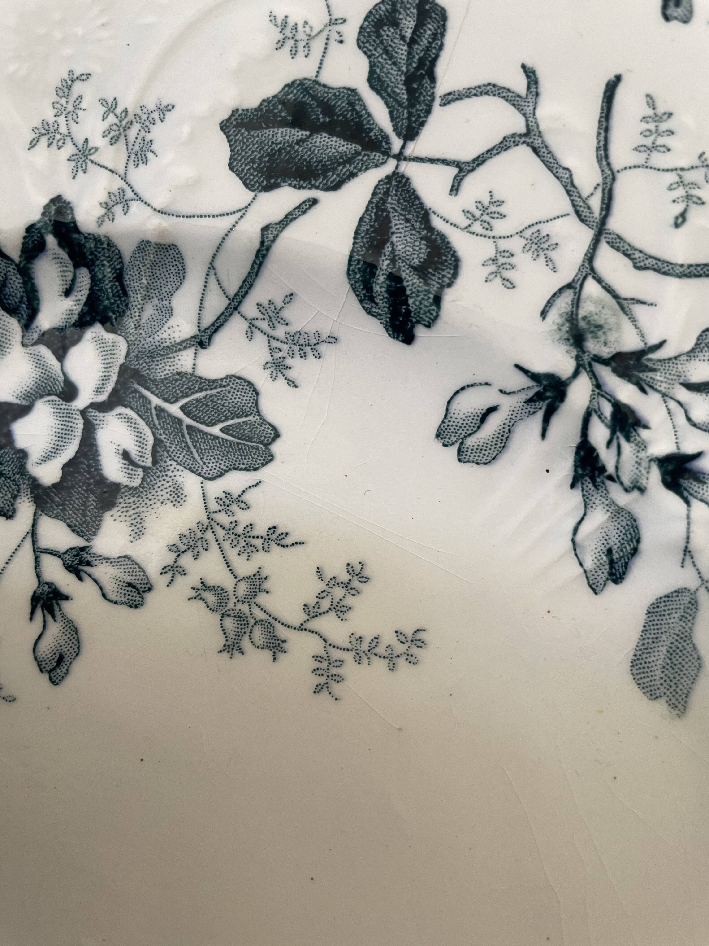 Iron pedestal dish