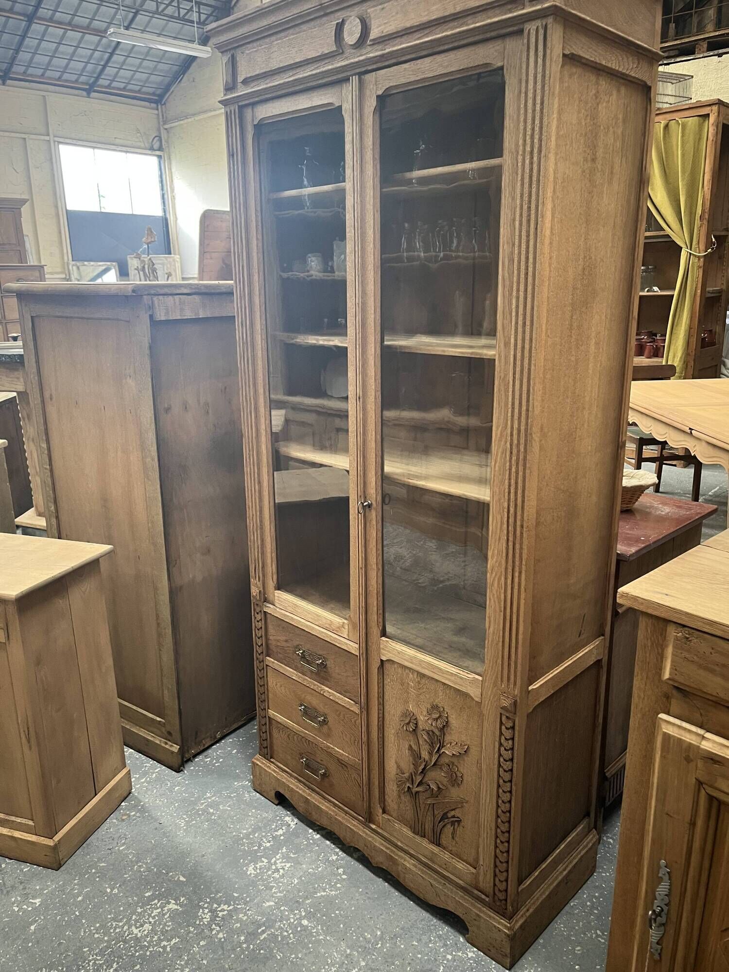 small oak display cabinet, 3 drawers