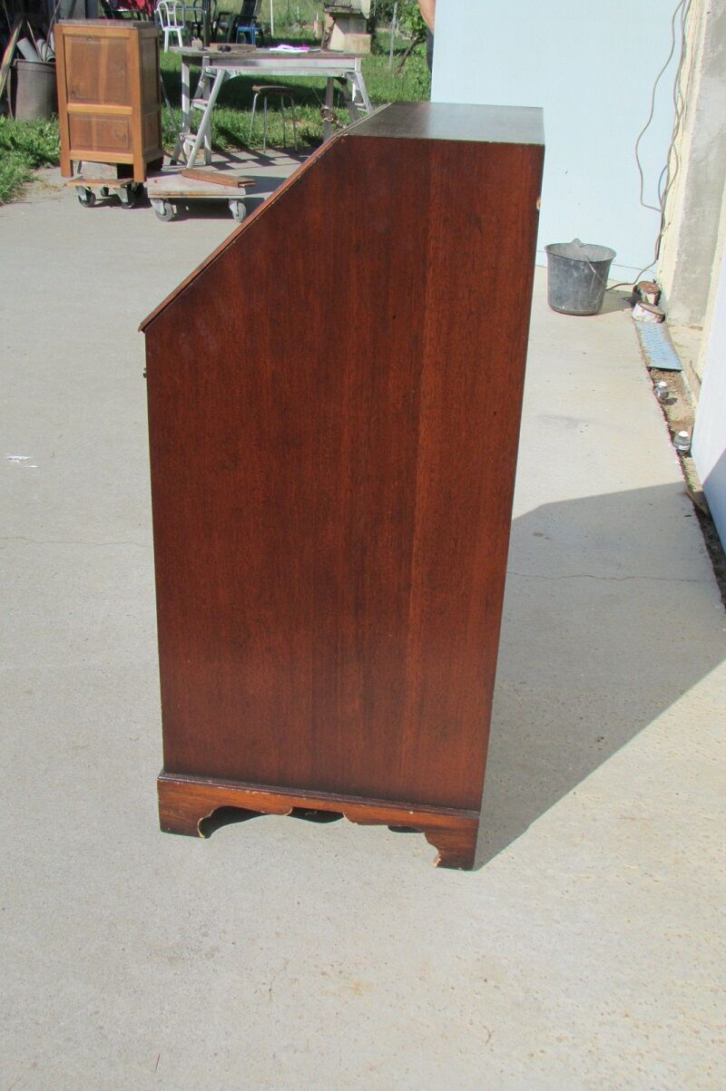 English-style dresser