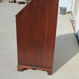 English-style dresser