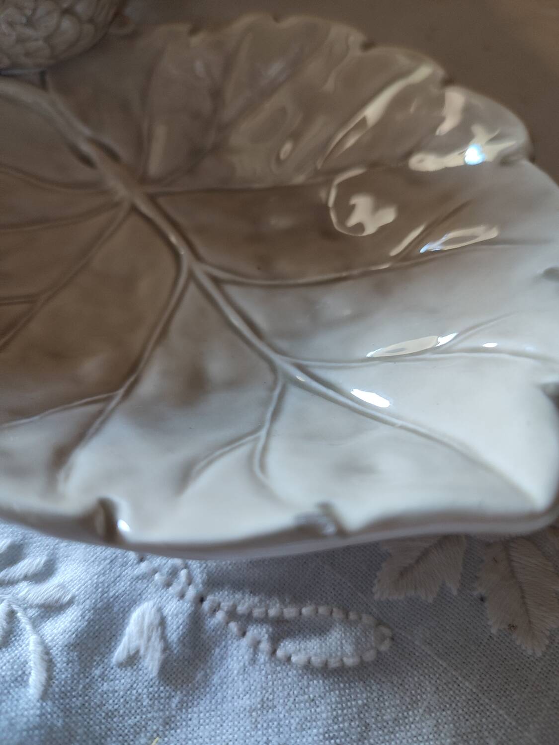 Duck slip serving dish