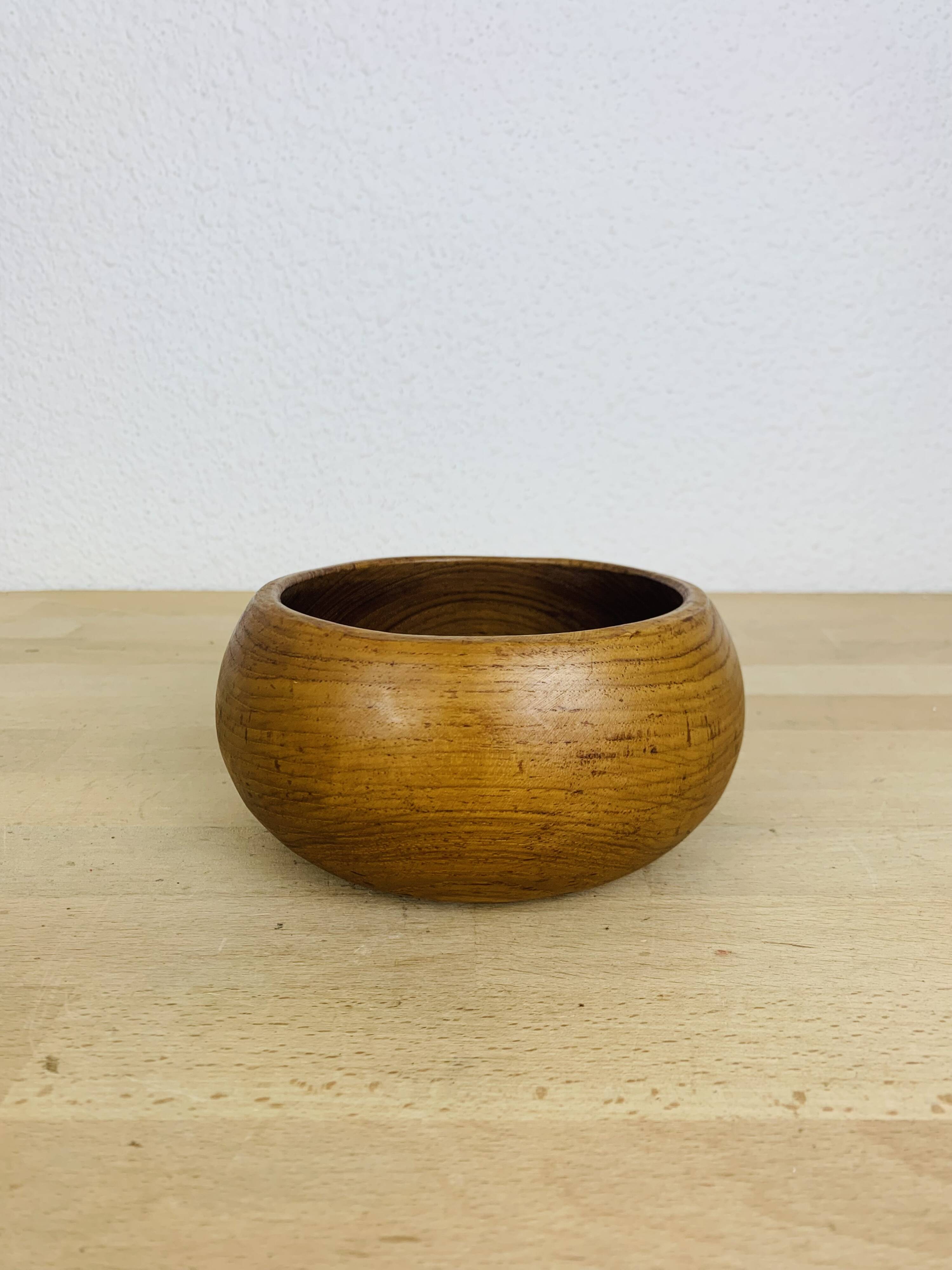 Scandinavian teak pocket emptier from the 60s