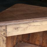 Magnifique meuble d'angle du 18eme siècle. Chêne massif et merisier.