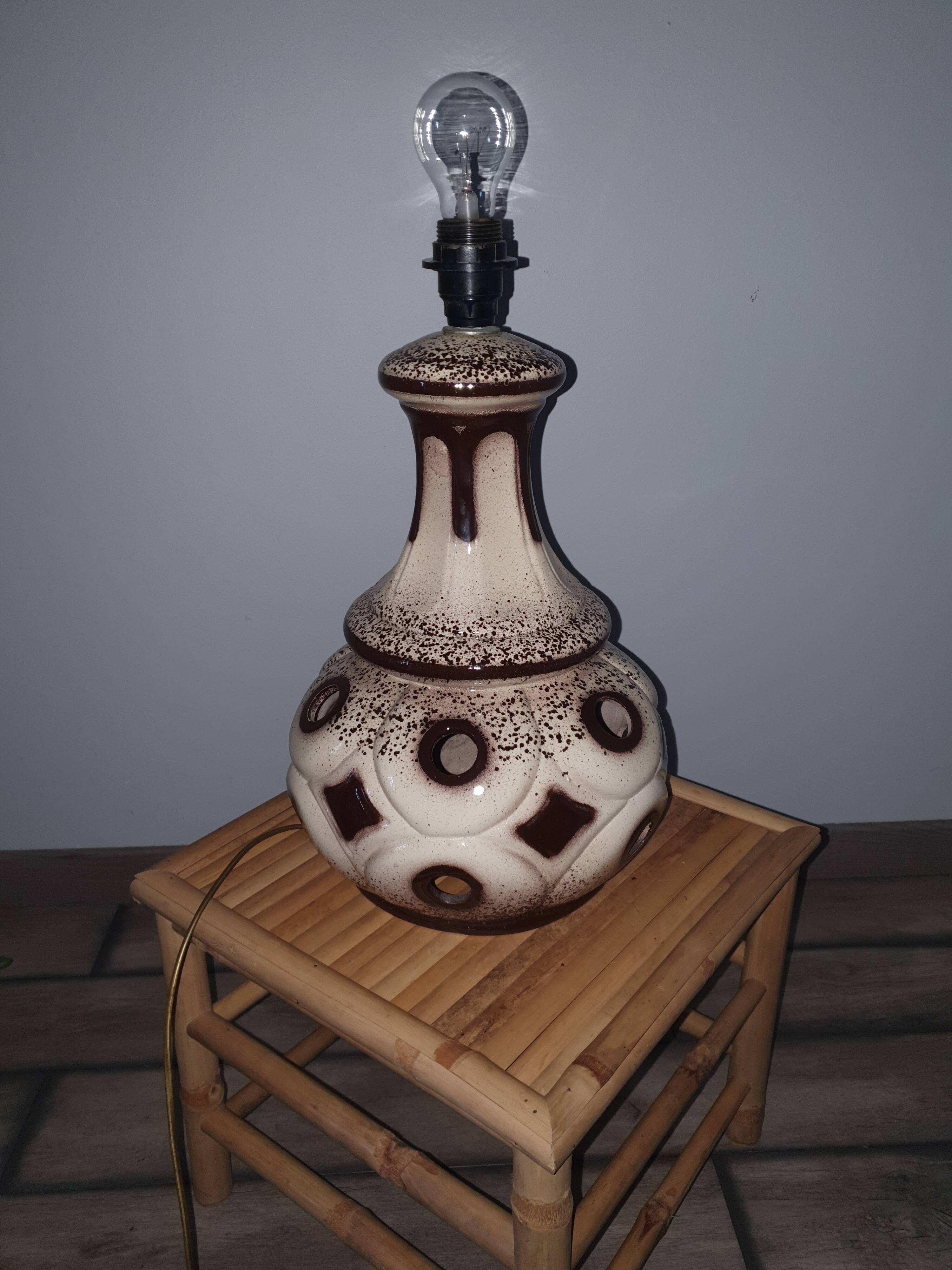 Ceramic lamp base