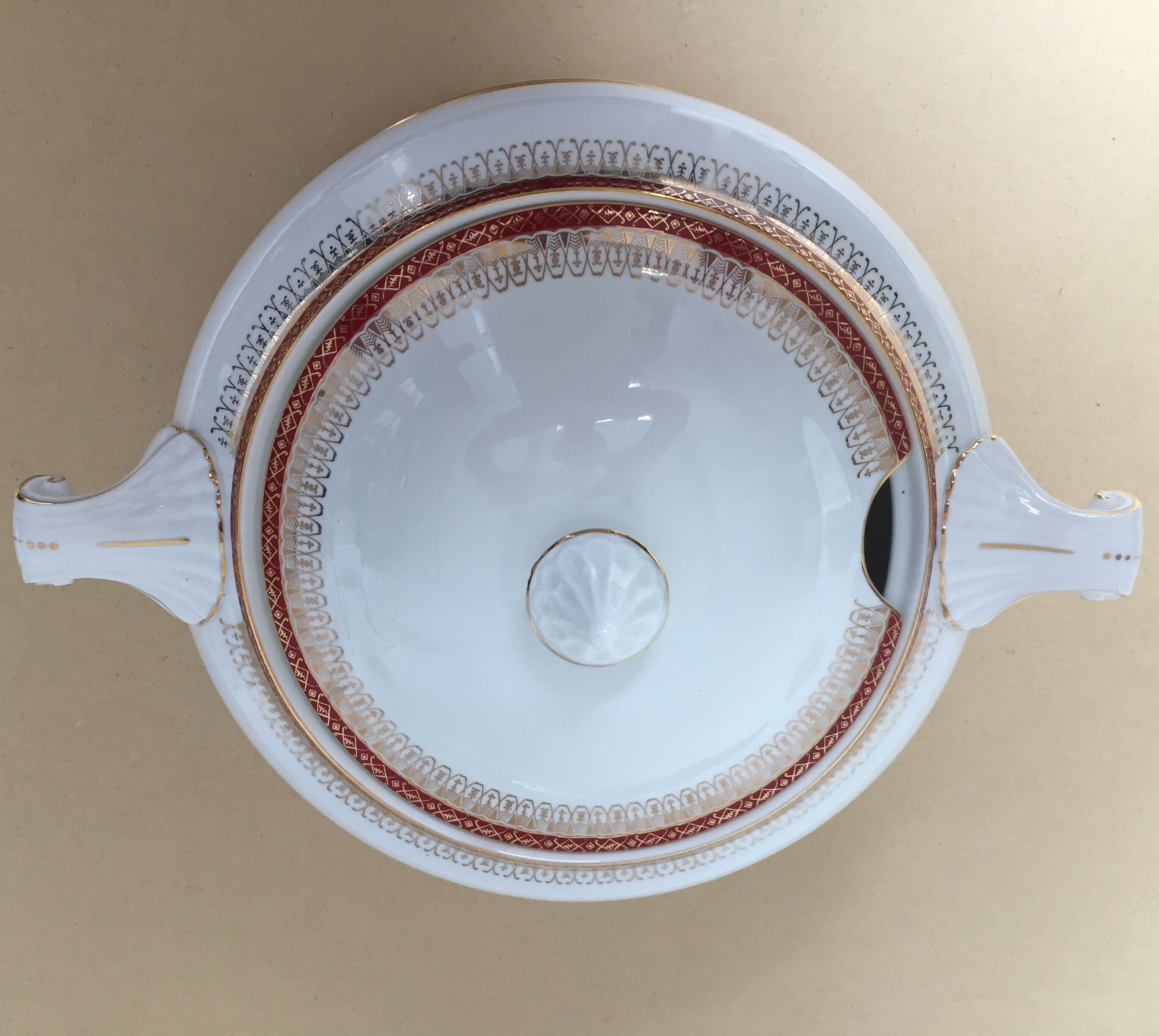 Majestic royal grafton tureen