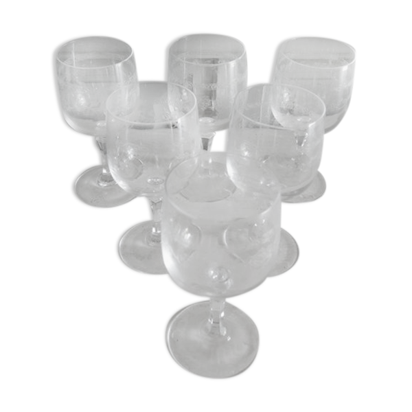 Lot de 24 anciens verres à pieds en cristal gravé