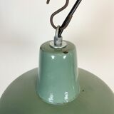 Suspension industrielle en émail vert, années 1960