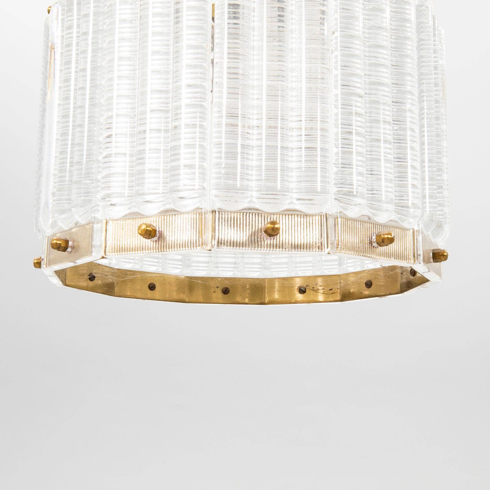 Plafonnier Orrefors en laiton et verre Suède 1960
