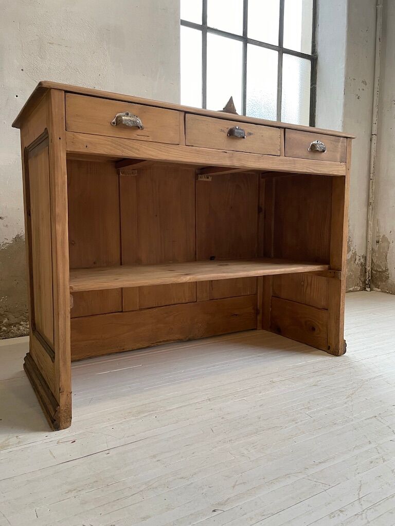 Pine shopping counter