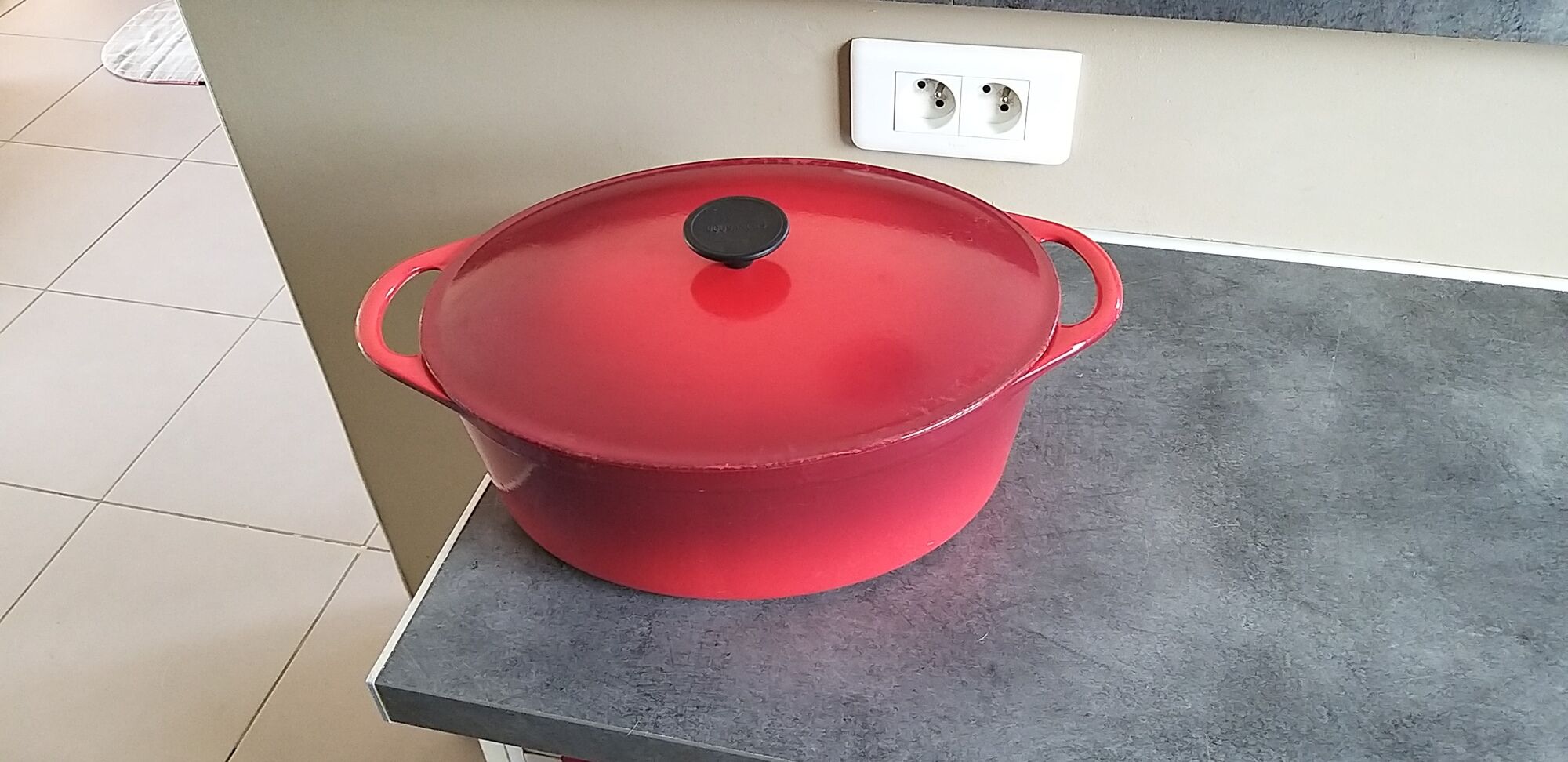 Oval cast iron casserole cousances le creuset diameter 32 cm