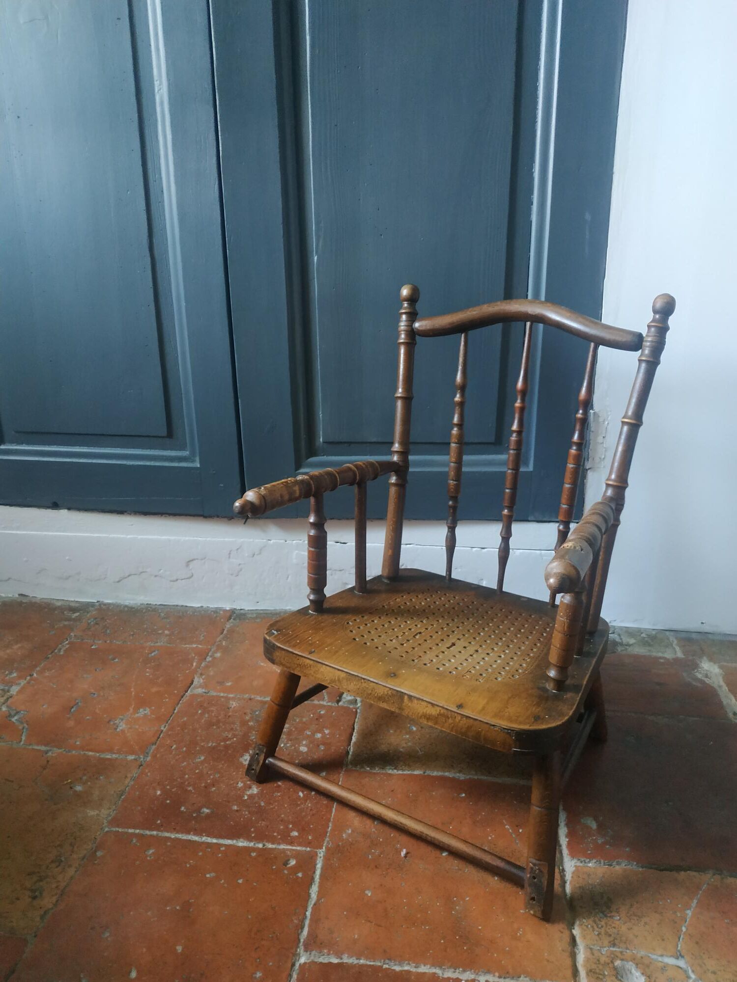 Old seat high chair baby late 19th century