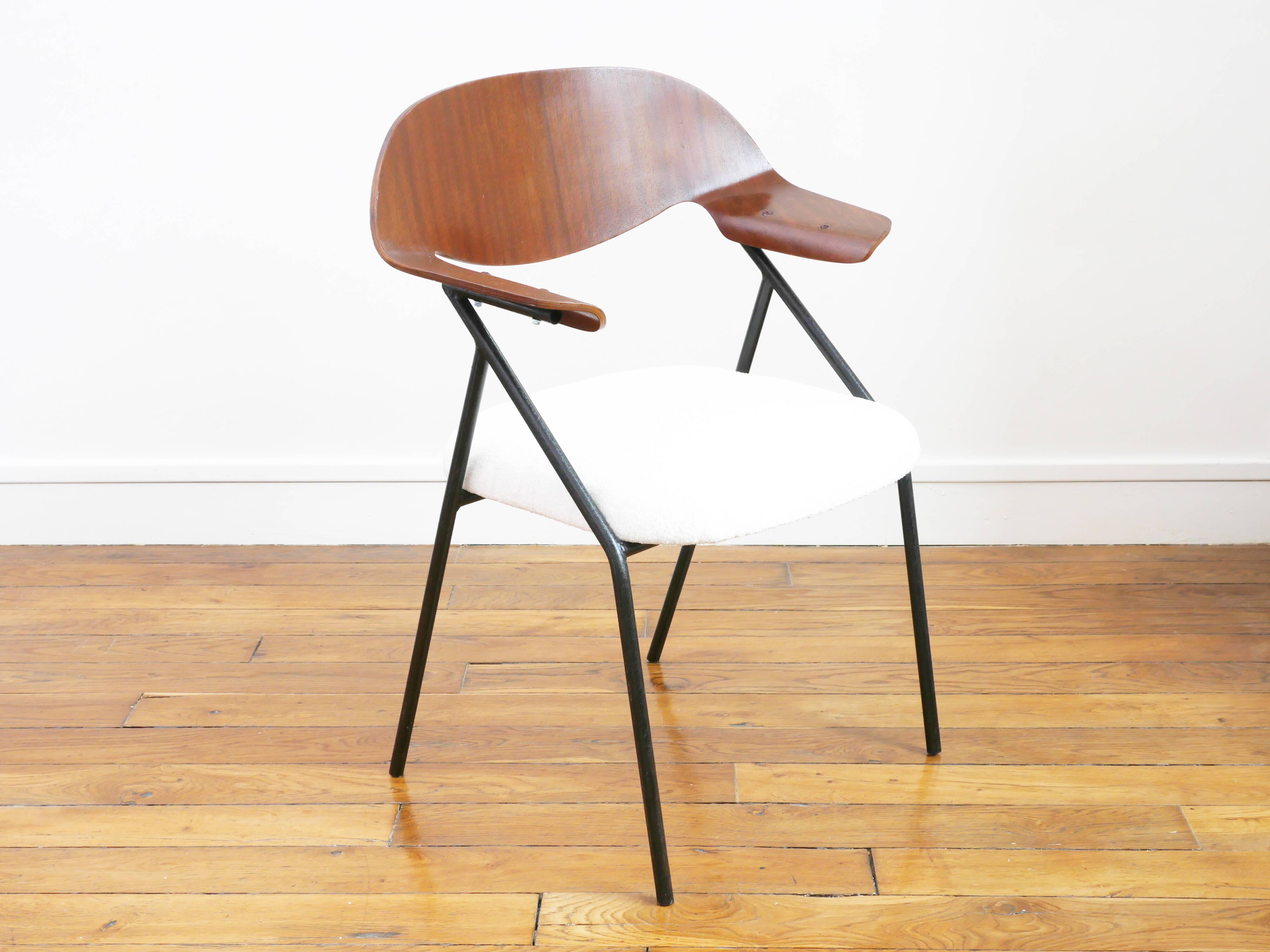 Armchair – Robin Day – Model 675 – Airborne – Restored