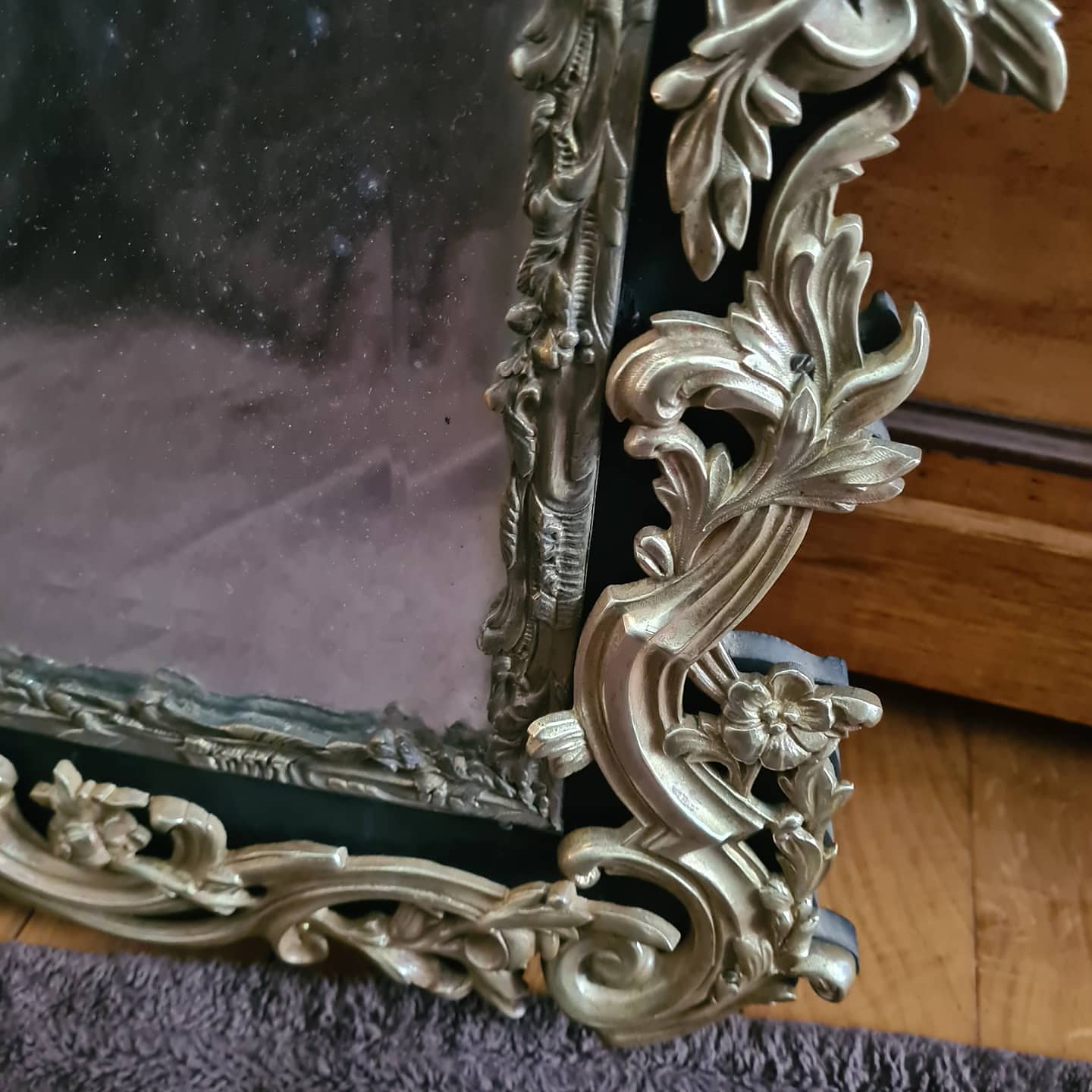 Ice cream with rich ornamentation of gilded bronzes, Napoleon III era  70x95cm