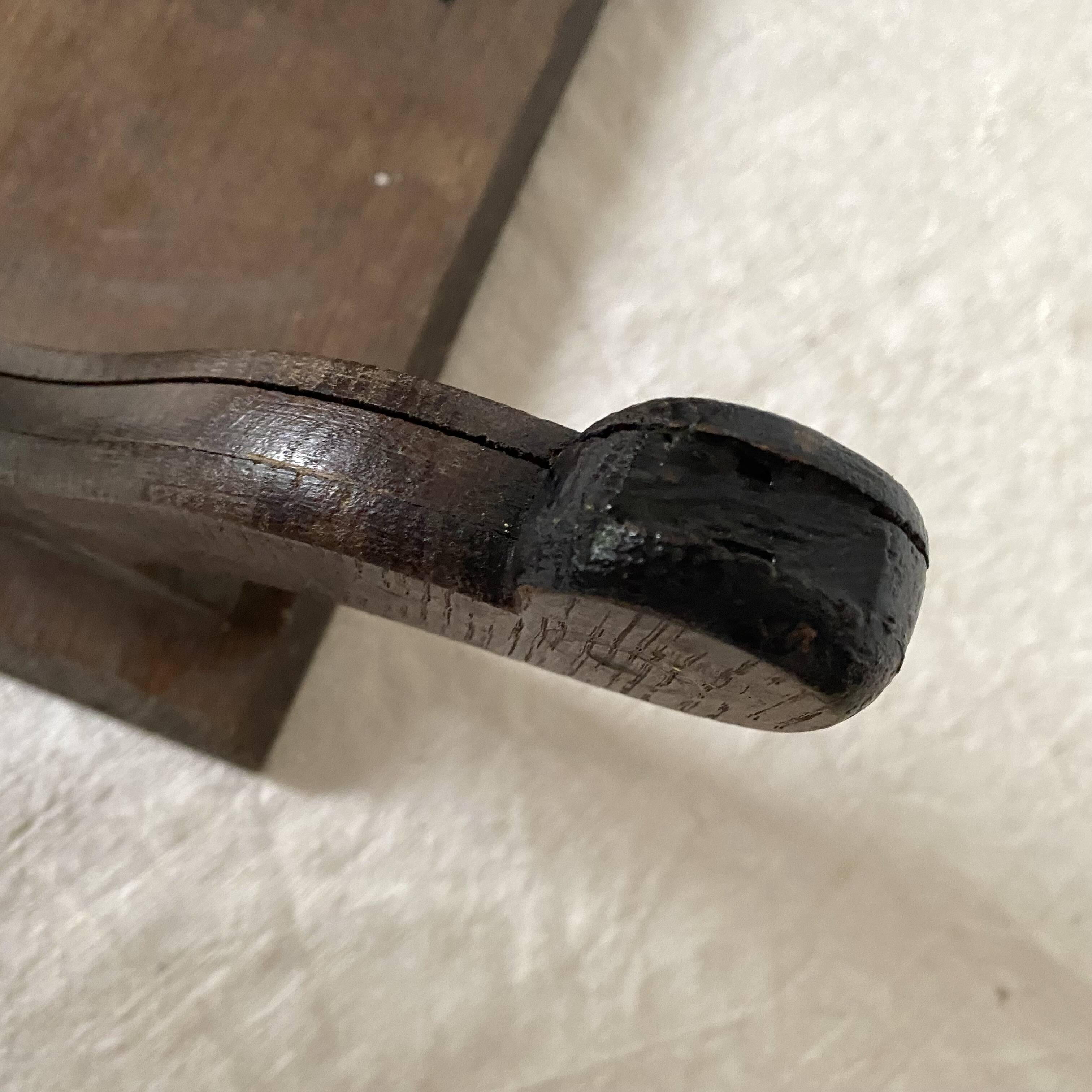 Wooden wall-mounted coat rack with 3 hooks