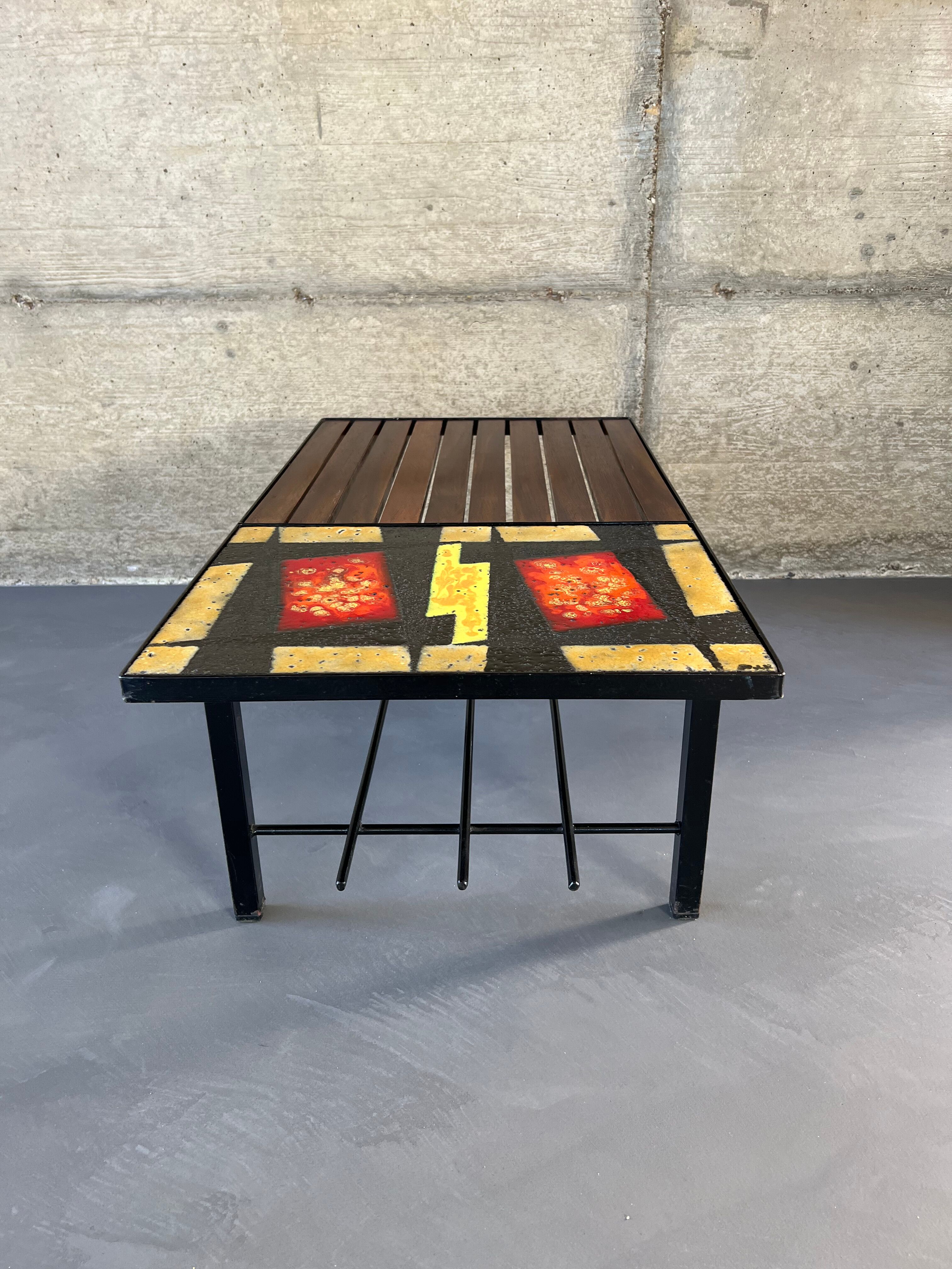 Table basse mid-century, teck, acier et pierre de lave