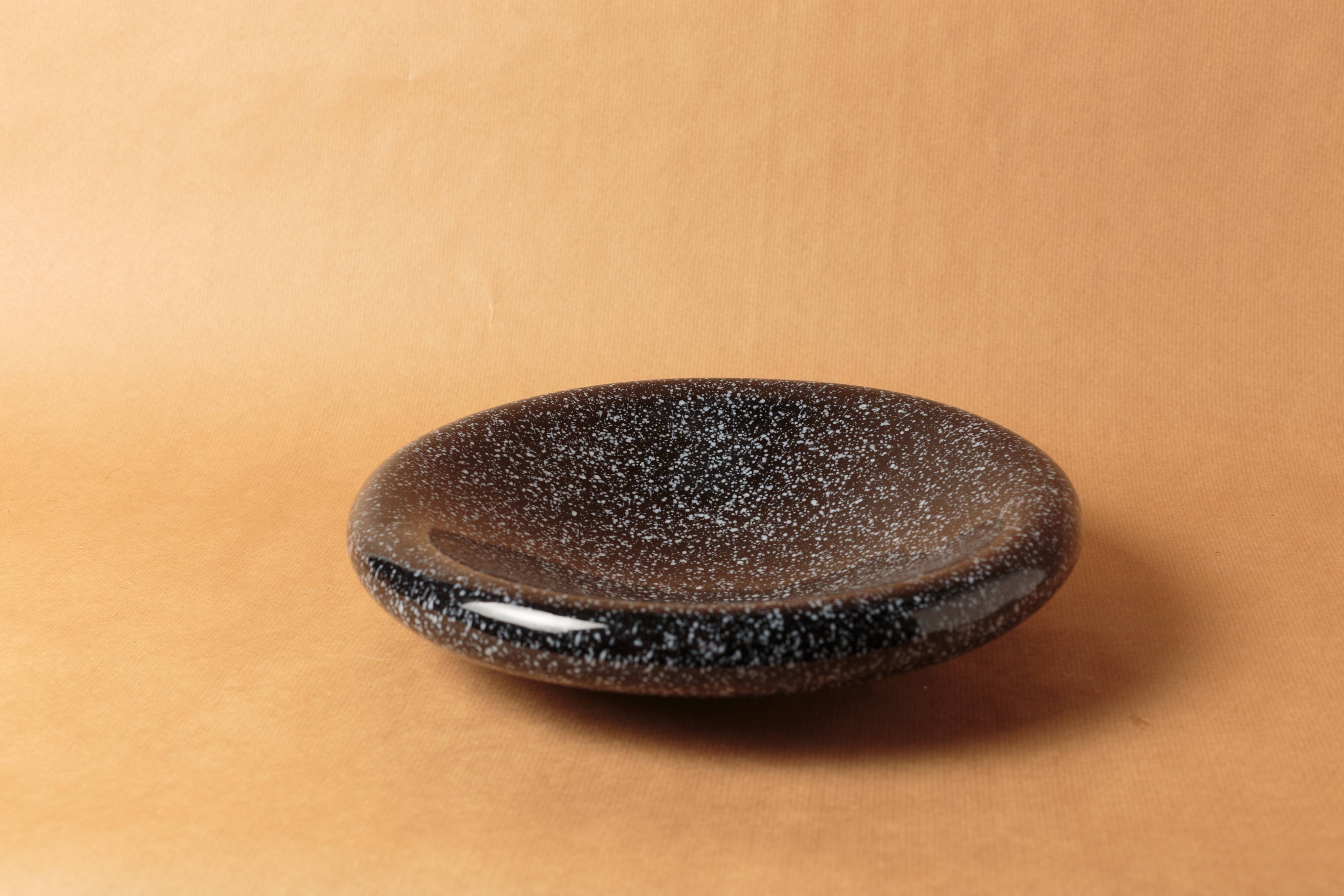 Dish ceramic vintage 1980 black chiné white