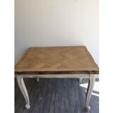 Shabby table with extension cords