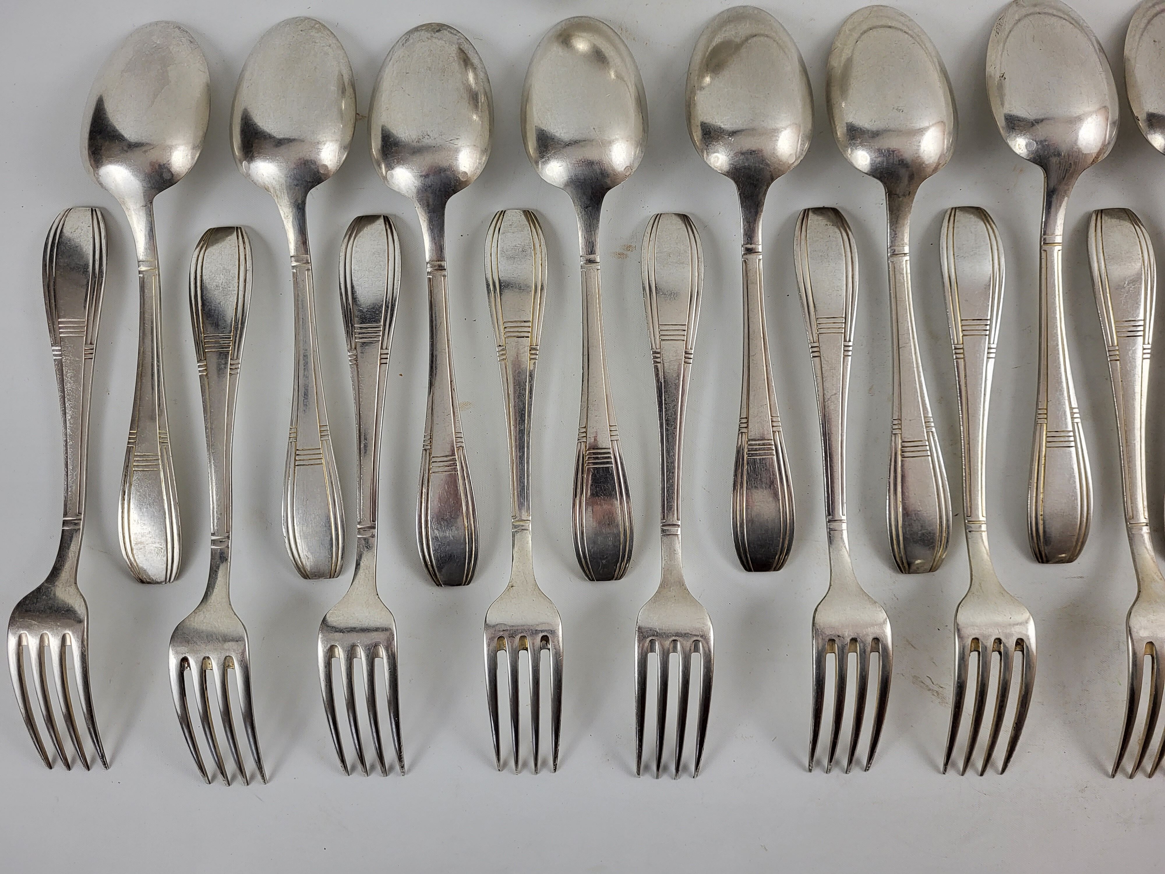 Ménagère en métal argenté Art déco 25 pièces