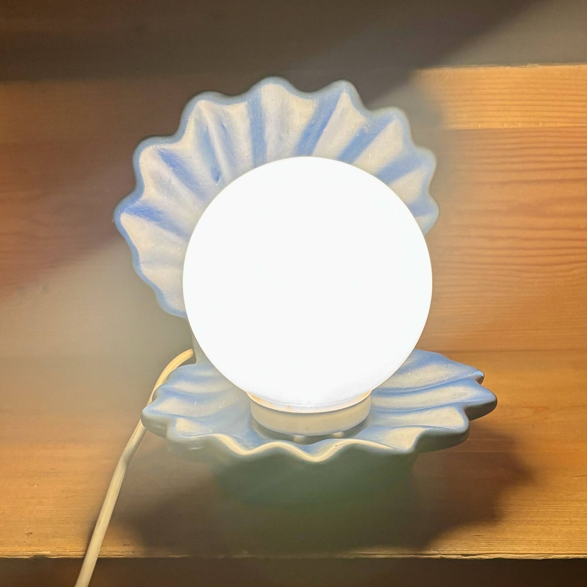 Vintage shell lamp