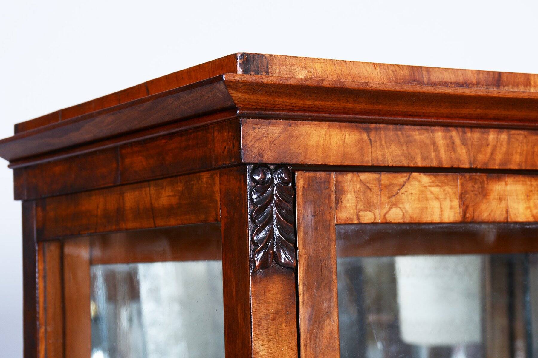 Biedermeier Display Cabinet in Walnut, 1830s
