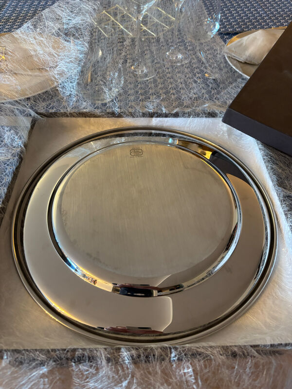 Plat de service rond Jean Couzon en inox 18/10 – France