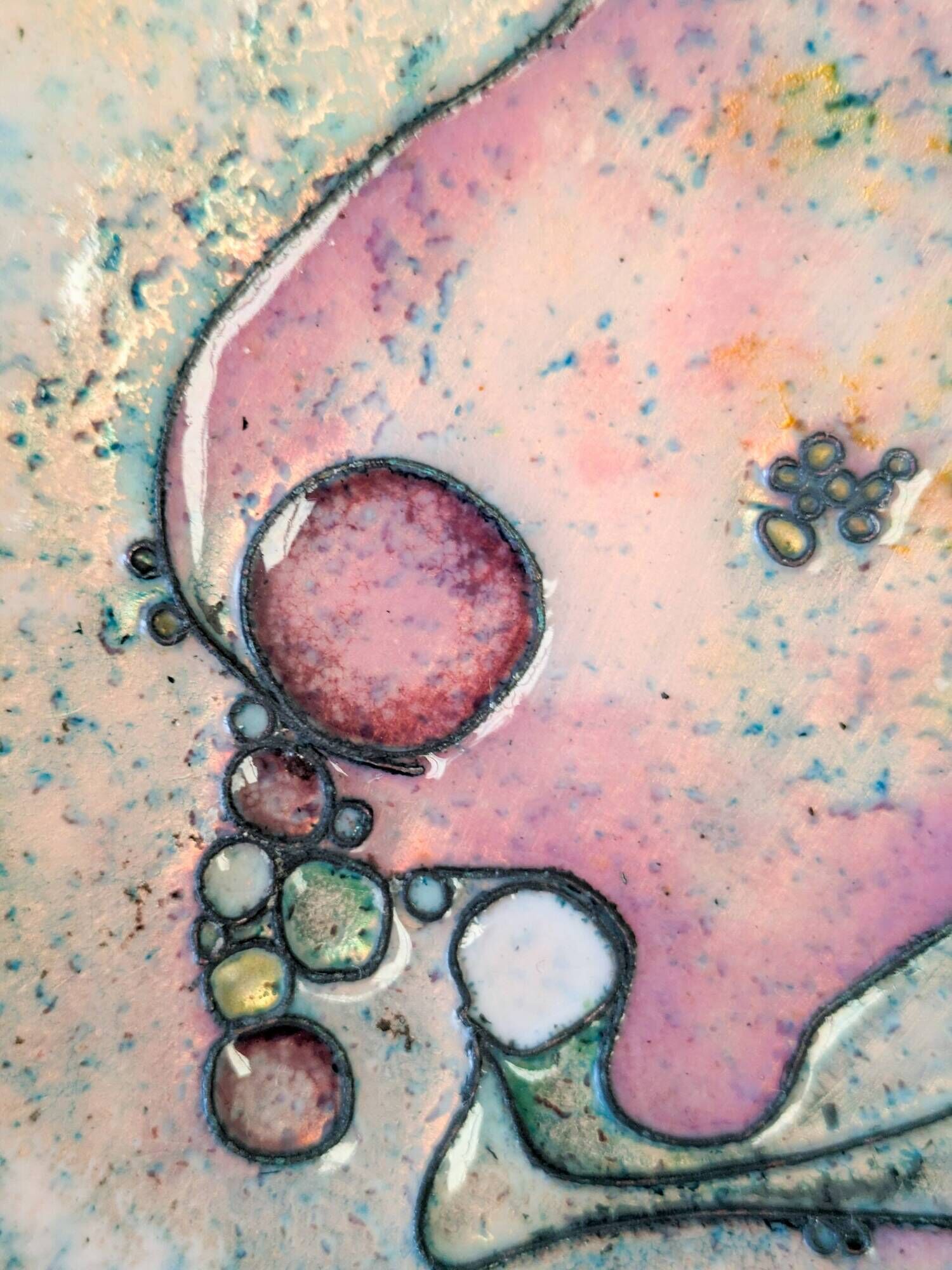 Enamelled copper bowl in pink and purple, abstract design from the 1960s.