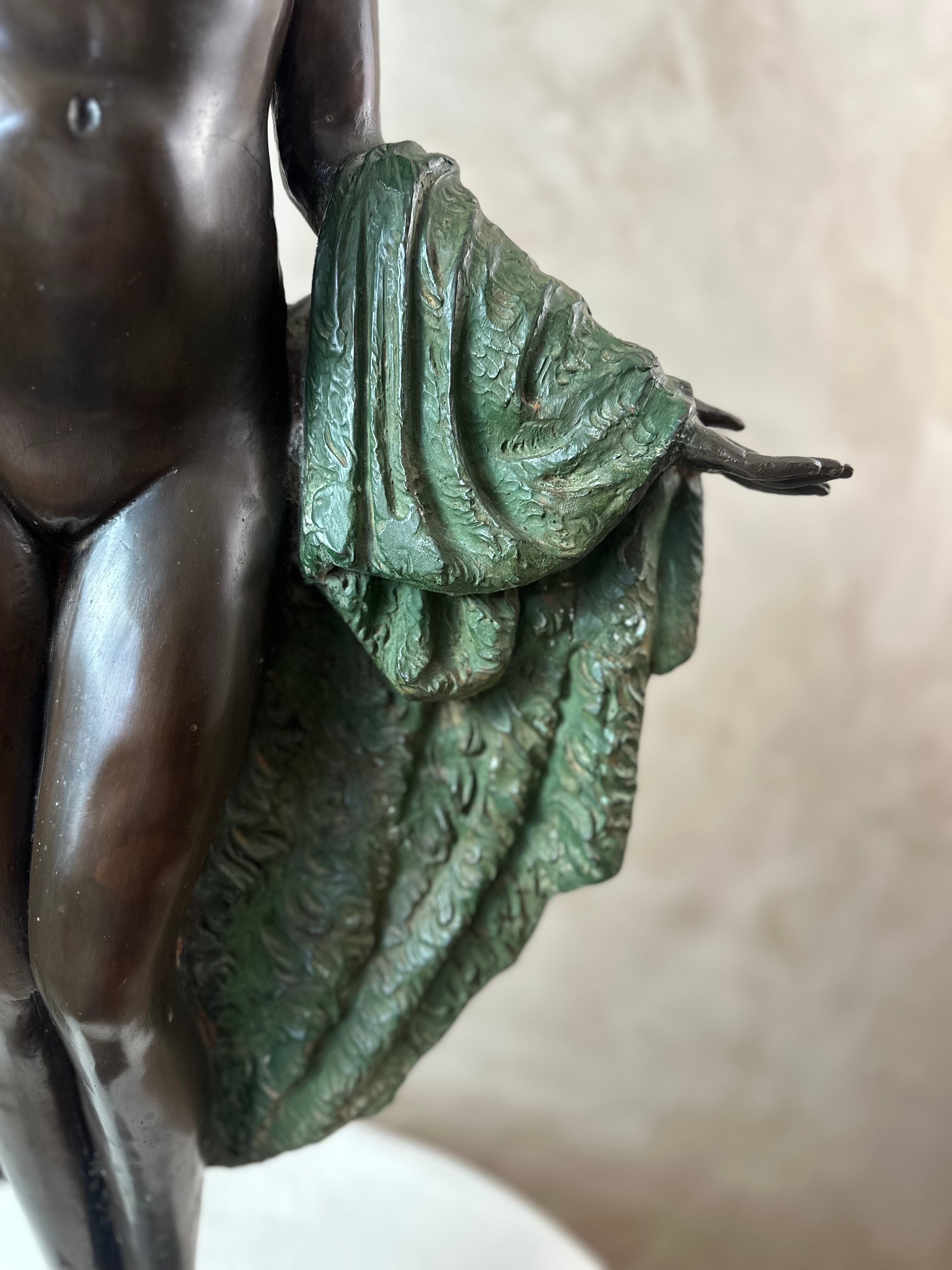 Sculpture art deco