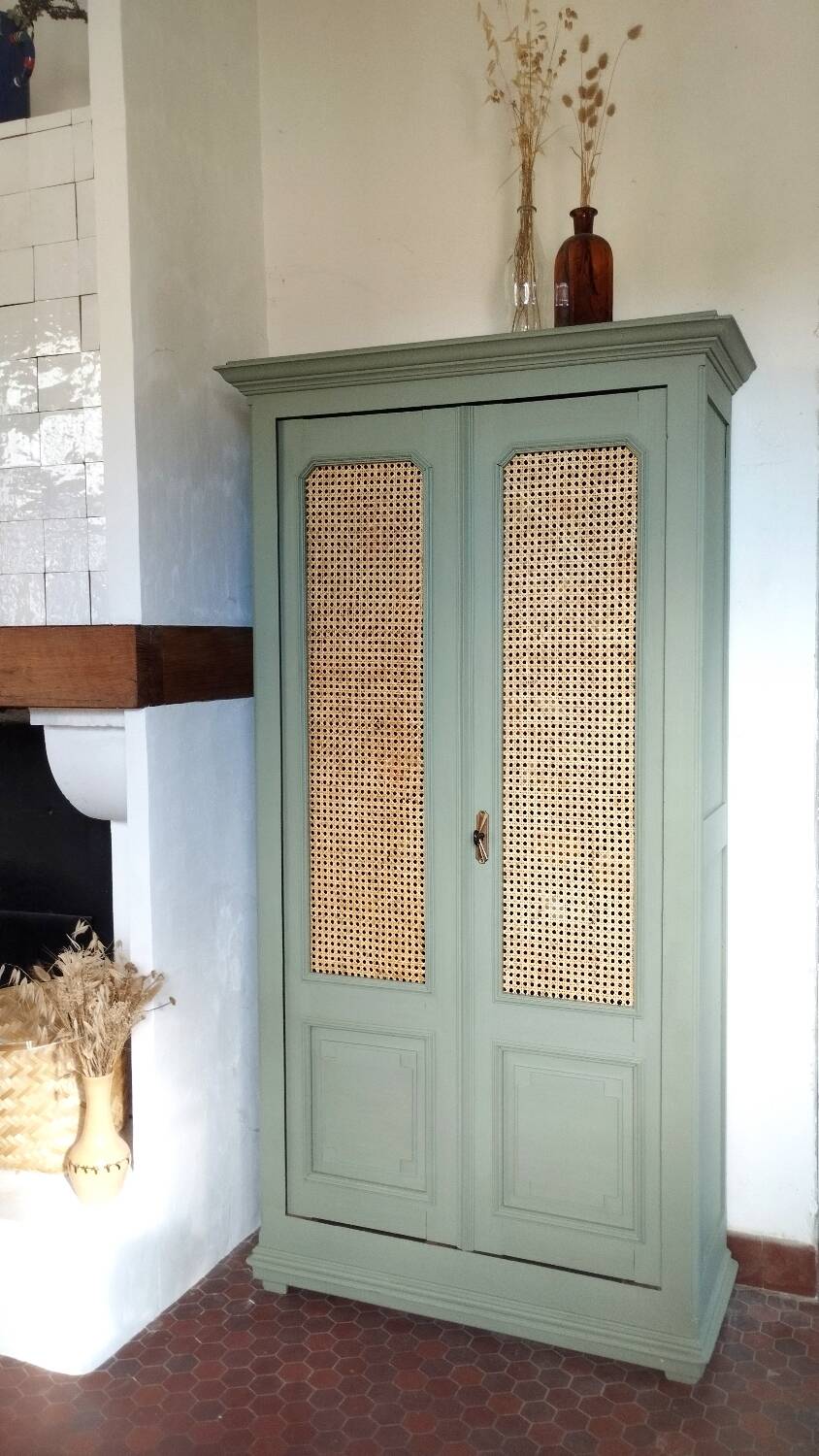 Armoire cannée aux oranges