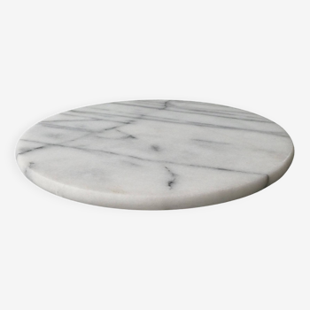 Rotating cheese board in white marble, gray veined