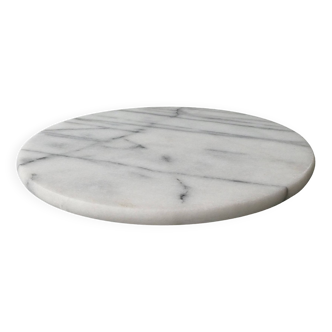 Rotating cheese board in white marble, gray veined