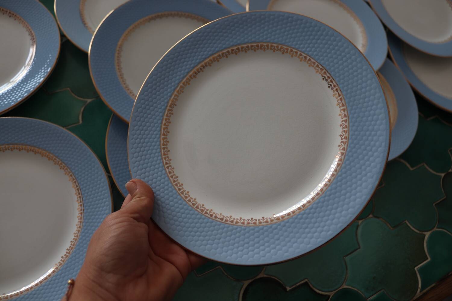 12 old Gilbert café flat plates