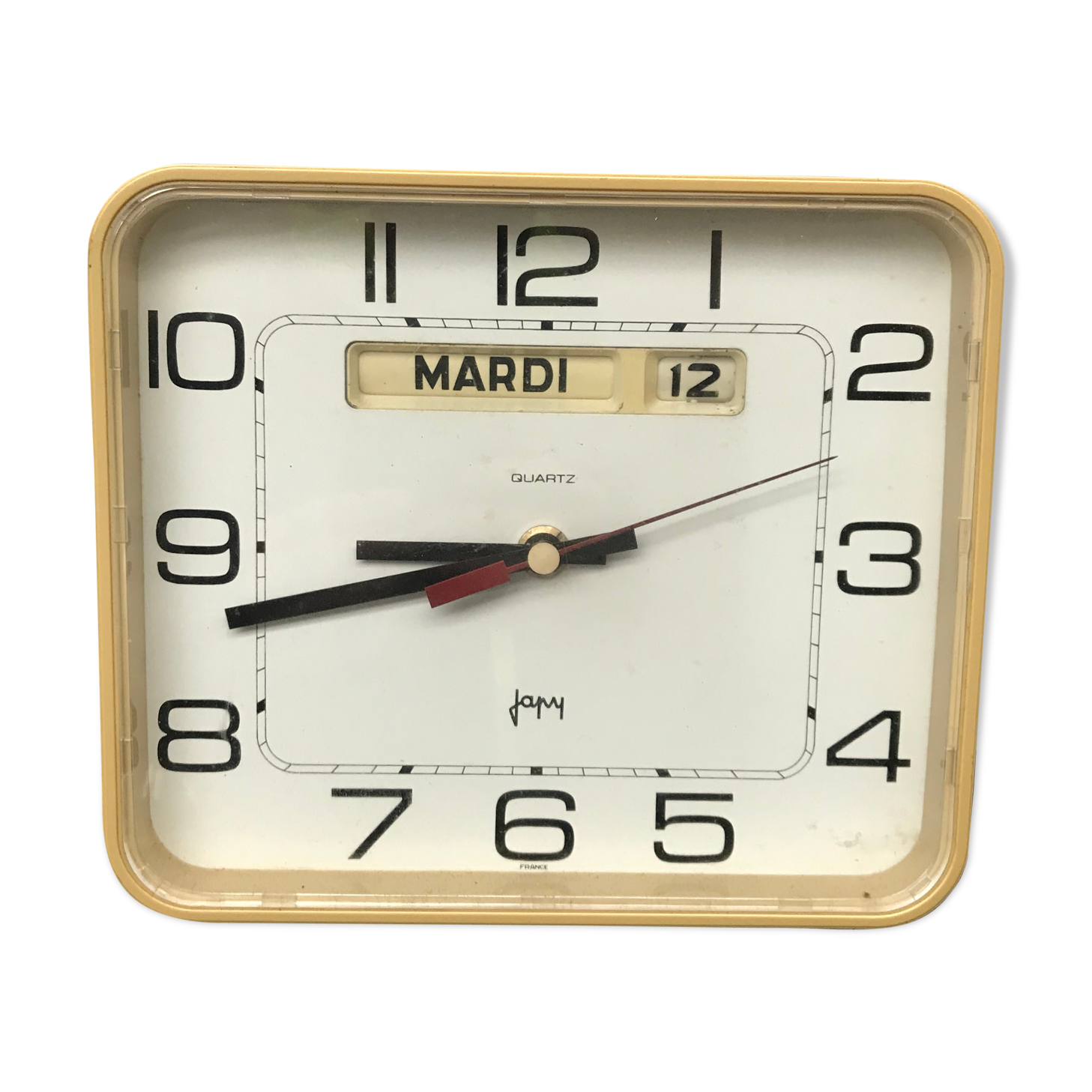 JAPPY Pendule Clock Plastic Dateur Beige Vintage White Background