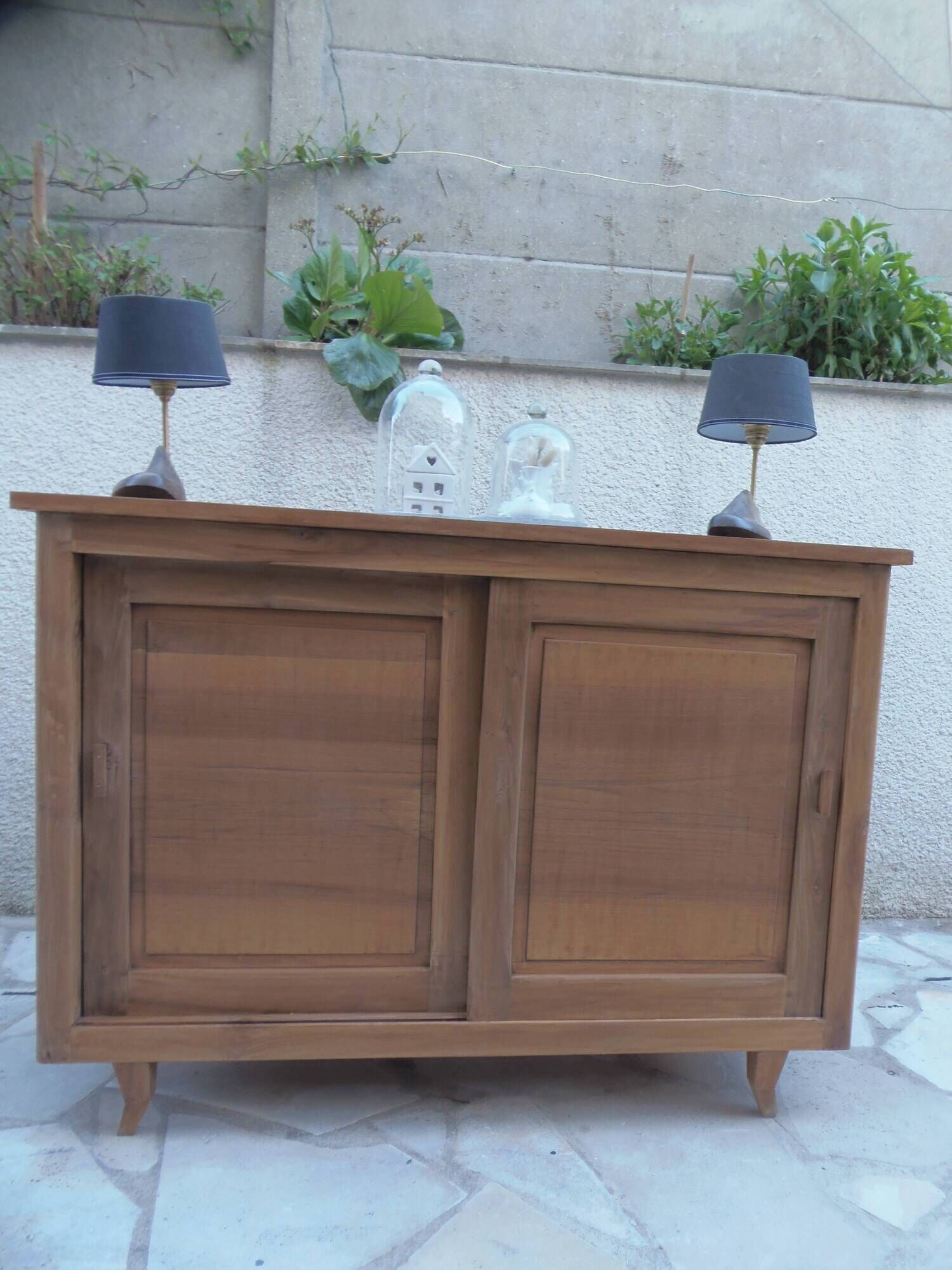 Vintage wooden buffet with a waxed finish, 2 sliding doors.
