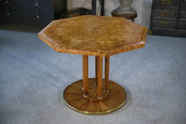 Table octogonale en loupe d’orme Art Déco 1940’s
