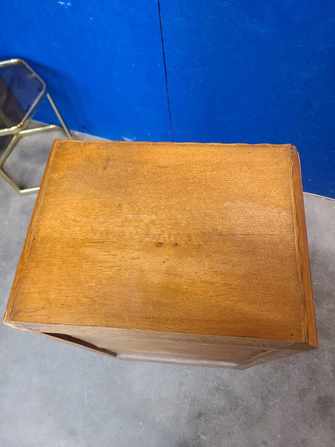 Art Deco serving trolley, cupboard on wheels in light wood.