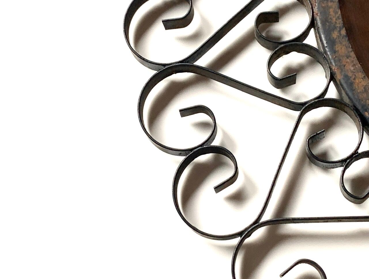 Black metal round mirror, 1960s - 28cm