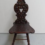 Chaise d'entrée sculptée ancienne