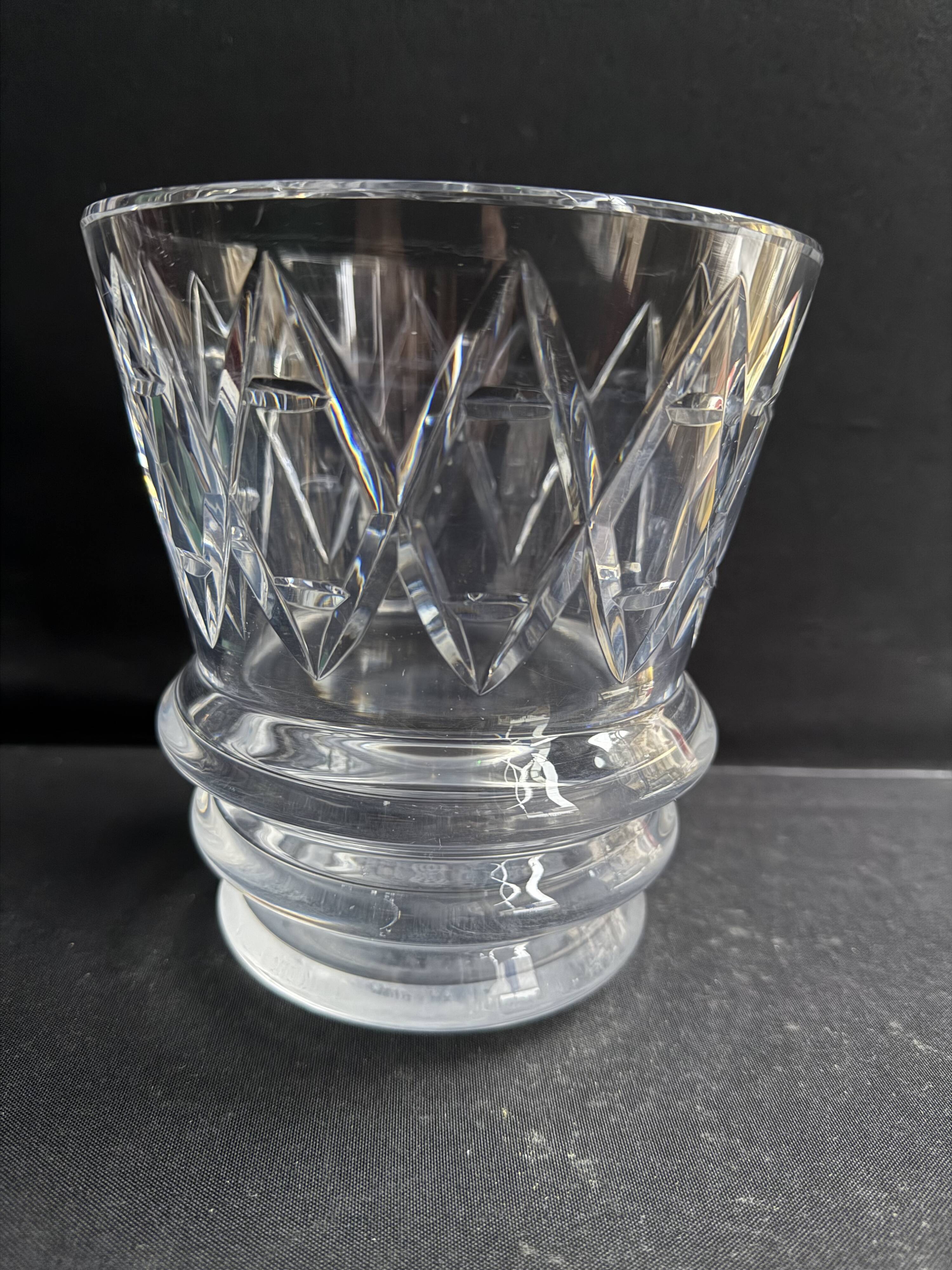 Baccarat vase shape 3068 - Art deco