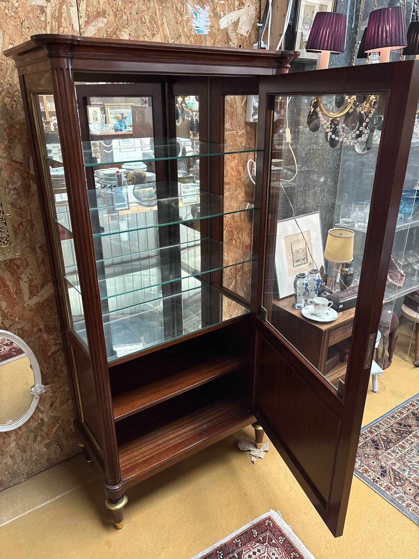 Neoclassical display cabinet by Maurice Hirsch – mahogany, brass and glass